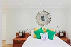 Sophisticated 2 Bed, 2 Bath apt in Angel - Image 3