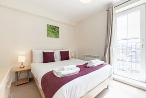 Roomspace Apartments -Central Walk - Image 4
