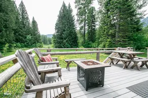 Far and Away Cabin - Image 4