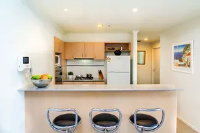 28 Southbank Apartments - Image 3