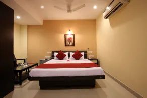 Hotel Silver Haze by OYO Rooms - Image 2