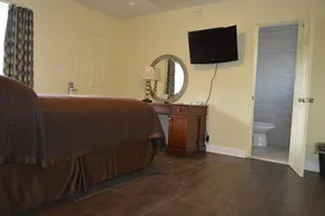 Regency Inn - Image 2