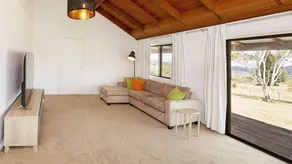 Peak View House - Image 2