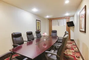 JFK View Inn & Suites - Image 5