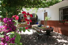 Beautiful 13 bed Villa, Private Pool, Large Garden - Image 2
