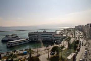 Exceptional Flat with Gorgeous Sea View in Izmir - Image 4