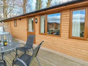 Essex Lodge - Image 2