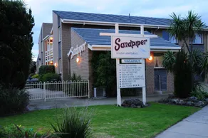 Sandpiper Lakes Entrance - Image 5