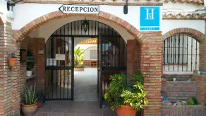 Hostal Mini Golf - Image 3