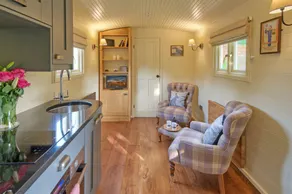 Quirky & Stylish Railway Carriage for 2 - Image 4