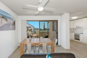 Kingy Beach Getaway - Image 4