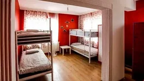 Van Backpackers Hostel - Image 2