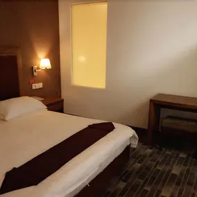 Suzhou Chunting Holiday Inn Hotel - Image 2