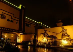Motel Imperium - Image 4
