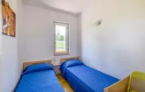 Stunning Apartment in Briatico With Wifi and 2 Bedrooms - Image 3