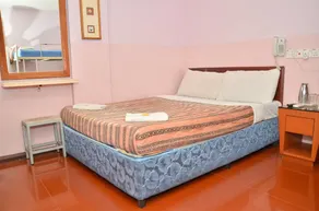 J & J Hotel - Image 5