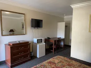 Homestead Motel - Image 3