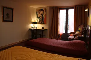 Les Trois Terres - Image 2