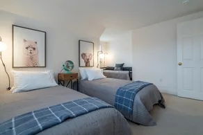 Charming Heart of Ardmore Home Sleeps 7 - Image 3