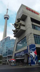 Stylish Condo by CN Tower - Image 2