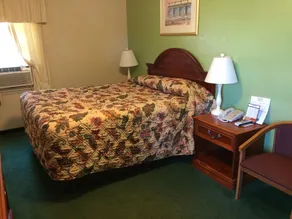 Howard's Motel - Image 2
