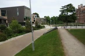 NEW Cosy 2 Bedroom Flat on Englefield Green - Image 3