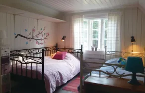 Nice Home in Bengtsfors With 4 Bedrooms and Wifi - Image 5
