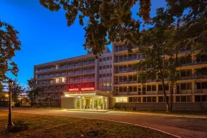 Hotel Narcis - Image 2