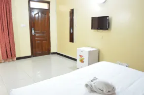 Royal City Hotel - Image 5
