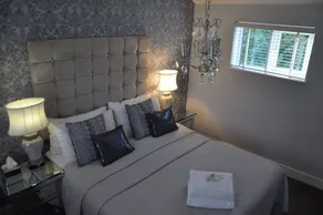 Newmarket Boutique Aparthotel - Image 5