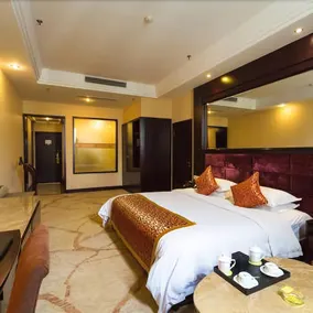 Venie Hotel - Image 3