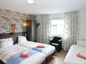 Snug Holiday Home With Storage, Roof Terrace, Private Garden - Image 4