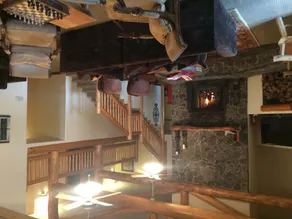 Greer Peaks Lodge - Image 2