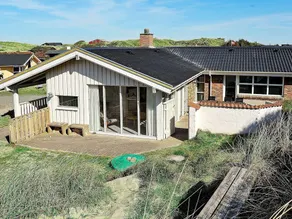 Restful Holiday Home With Indoor Pool in Hvide Sande - Image 5