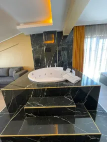 Otto Loft Premium Apartments - Image 4