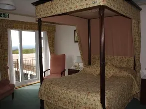 Lantern Lodge Hotel - Image 3