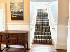 Stunning 6 Bedroom Farmhouse in Hellingly - Image 4