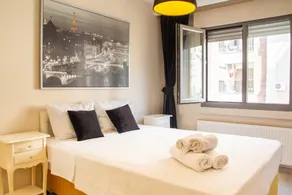 Pleasant and Central Flat With Balcony in Izmir - Image 3
