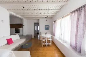 Luxury Sea View Apartment with shared pool - Image 2