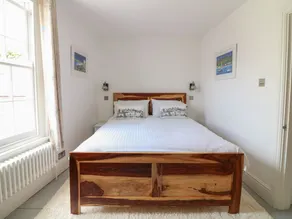 Sunny Cottage - Image 2