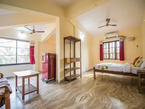 OYO 13360 Home Studio Morjim Beach - Image 2