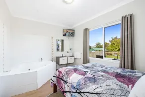 Huskisson Holiday Motel Cabins - Image 3