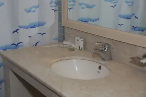 Apartment 18 - Image 4