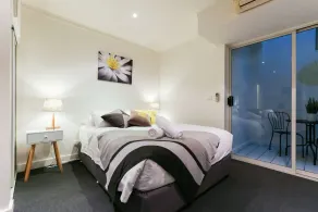 WILLOW, Carlton Studio Apartment - Image 4