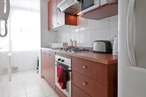 R&R Apartment Suites - Image 2