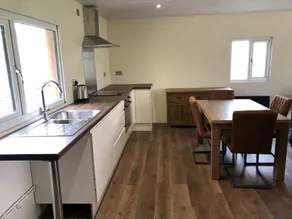 Impeccable 2-bed Lodge in Yorkshire, England - Image 3