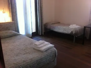 Town & Country Guest House B&B - Image 4