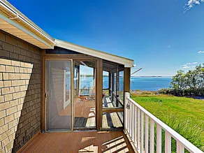 Classic Maine on the Ocean - 3 Br Home - Image 2