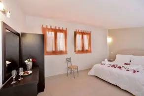 Likithos Hotel - Image 5