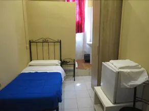 Hostal Nou Raval - Image 2